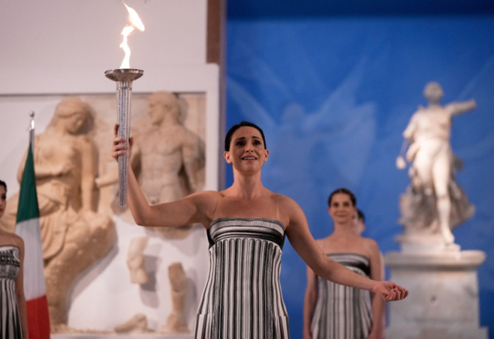 U drevnoj Olimpiji upaljena olimpijska baklja za Zimske olimpijske igre 2026. u Milanu i Kortini