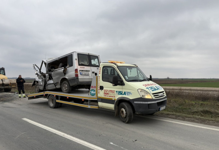 Četiri osobe poginule, tri povređene u saobraćajnoj nesreći na putu Ruma–Irig