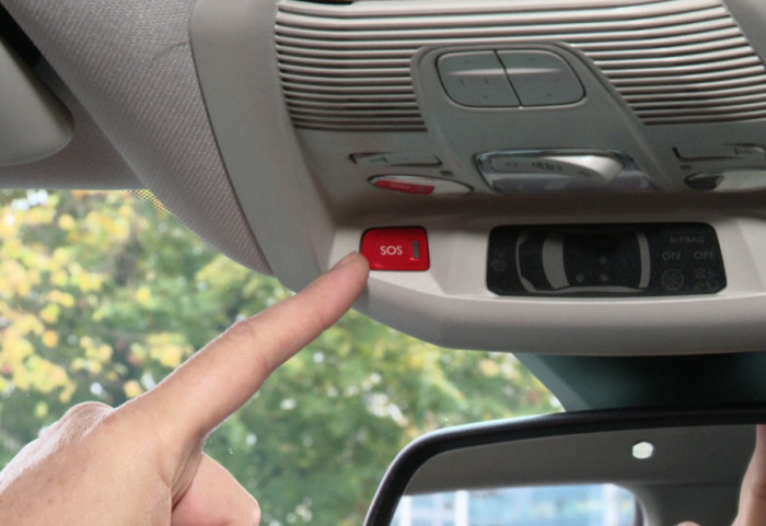 Funkcioniše u EU, u Srbiji se ne zna kad će: Šta je "panik poziv", koji je uputila devojka iz automobila kod Međuvršja