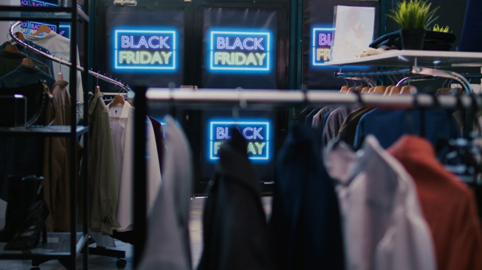 "Crni petak" - dan velikih popusta ili velike obmane: Kako pametnije kupovati za svetski praznik sniženja