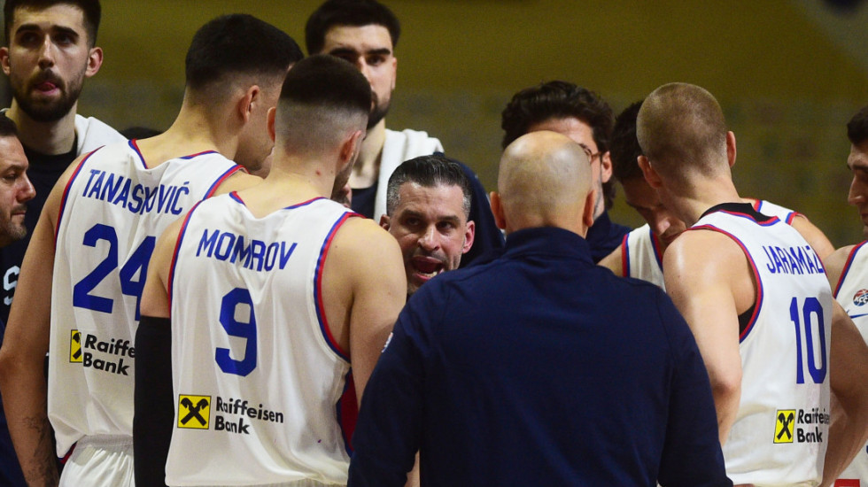 (VIDEO) Navijači BiH uvredljivo skandirali i zviždali tokom intoniranja himne Srbije pred utakmicu u Sarajevu