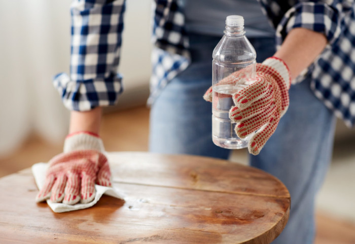 Površine i predmeti koje nikada ne bi trebalo čistiti sirćetom
