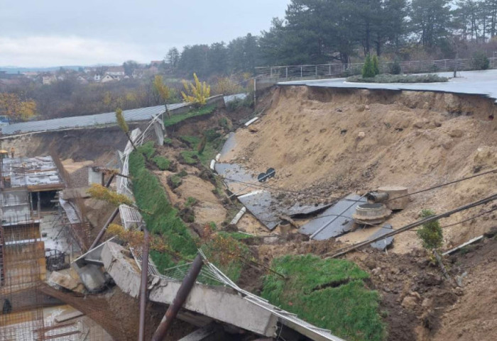 Investitoru naložena hitna sanacija štete zbog obrušavanja potpornog zida na gradilištu u Kragujevcu