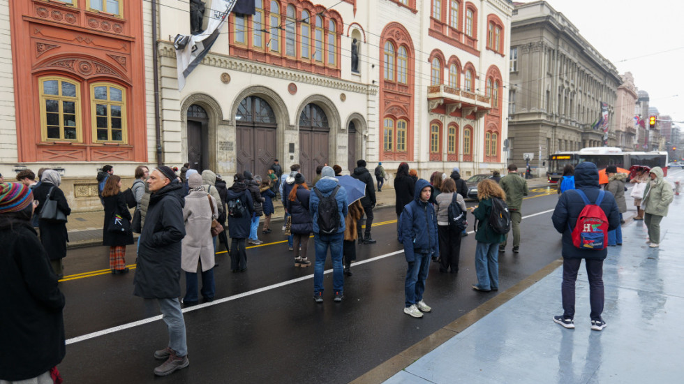 Godinu dana kako su studenti izneli zahteve vlastima: Okupljeni odali poštu ispred Rektorata