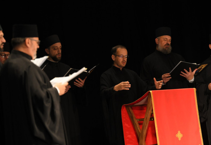 (FOTO) "U čast predaka za budućnost potomaka": Održan zadužbinarski koncert za izgradnju dečjeg kampa na Krfu