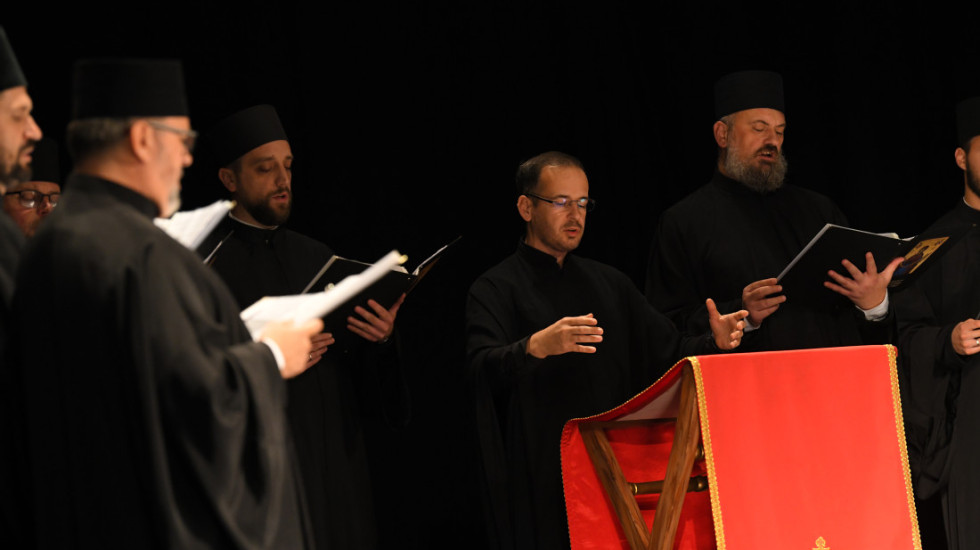 (FOTO) "U čast predaka za budućnost potomaka": Održan zadužbinarski koncert za izgradnju dečjeg kampa na Krfu