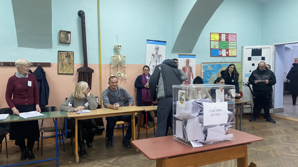 Objavljeni preliminarni rezultati izbora u Sečnju nakon ponovljenog glasanja: SNS 15 mandata, "Glas mladih" sedam