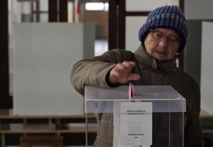 (FOTO/VIDEO) Lokalni izbori u tri opštine: Tuča u Mionici, nekoliko povređenih, prisutna Žandarmerija