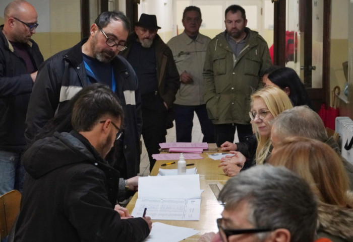 (FOTO/VIDEO) Vučić: SNS sa partnerima u Negotinu osvojila 69,3 odsto glasova, u Sečnju 60,9, a u Mionici 52,6