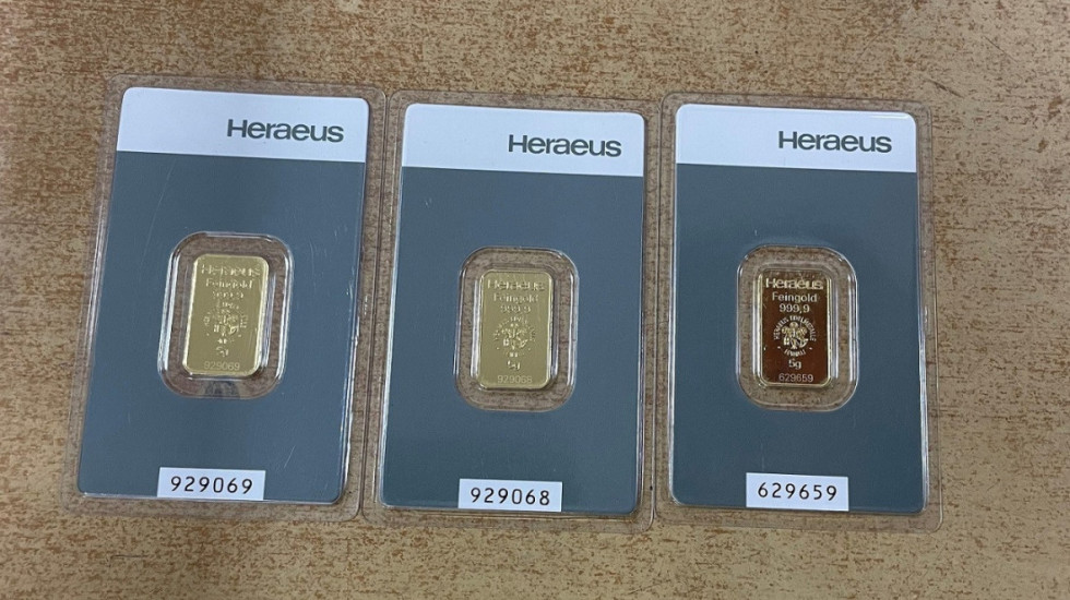 Carinici na Gradini sprečili pokušaj šverca investicionog zlata, srebrnjaka i indijske konoplje