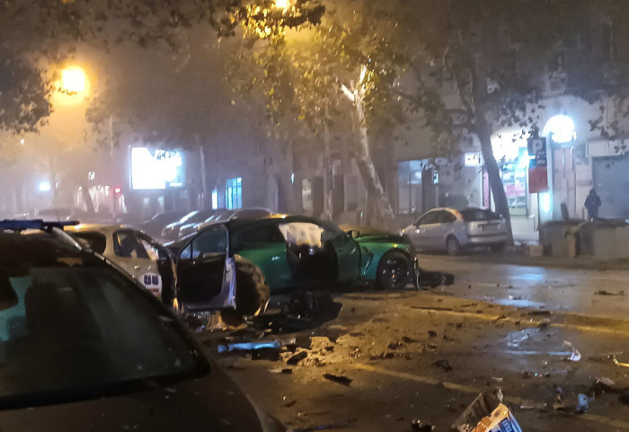 (VIDEO) Saobraćajna nesreća u centru Novog Sada, petoro povređenih: Vatrogasci sekli smrskana vozila