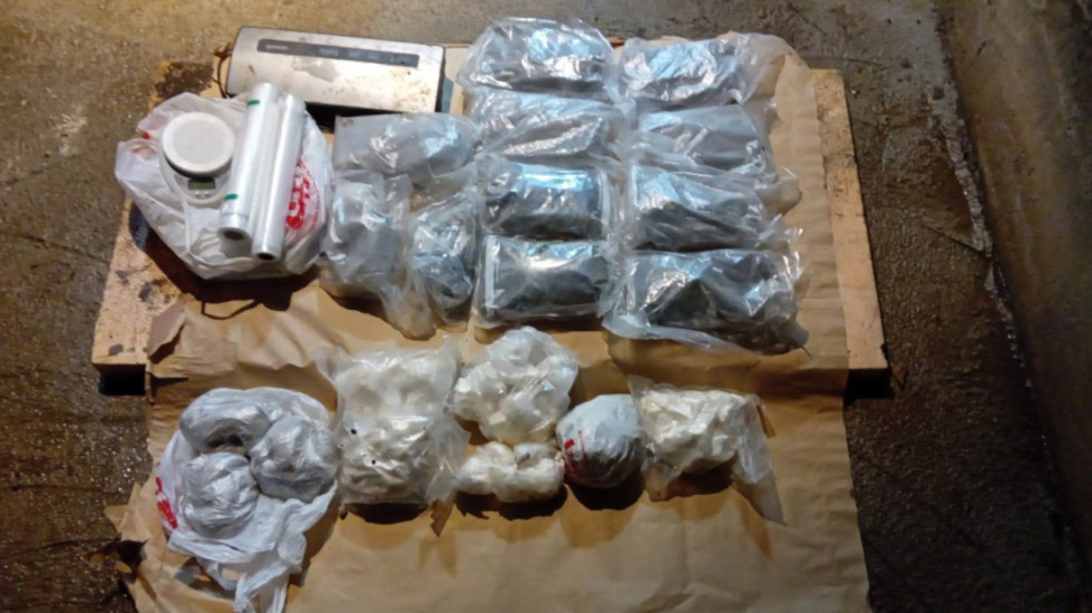 Beogradska policija zaplenila heroin i kokain u vrednosti od 350.000 evra, uhapšena jedna osoba