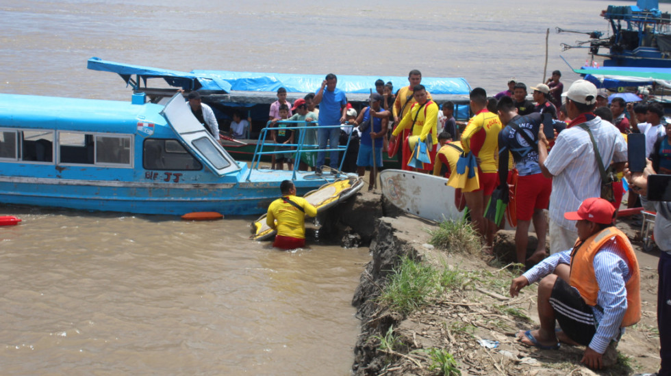 Klizište potopilo usidrene brodove u Peruu, najmanje 12 ljudi poginulo, 50 nestalo