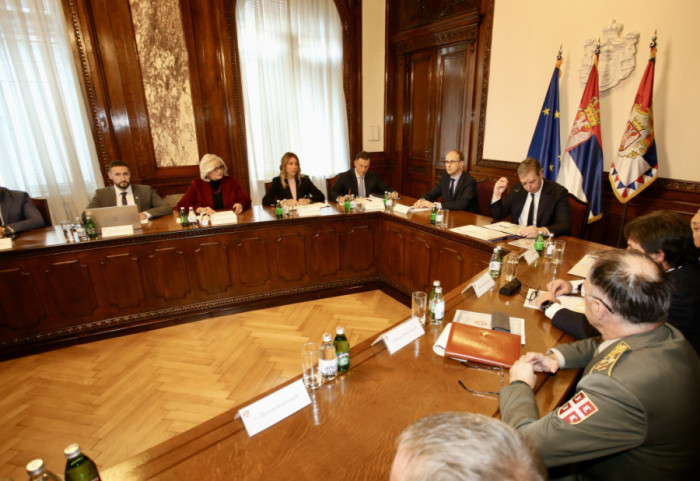 Vučić se sastao sa timovima zaduženim za energetsku stabilnost i bezbednost zemlje, sledi obraćanje javnosti