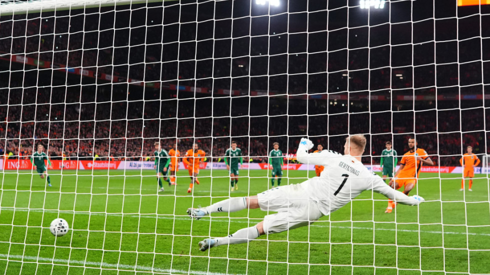 Andrea Bočeli, Robi Vilijams i Nikol Šerzinger nastupaju na žrebu za Svetsko prvenstvo u SAD