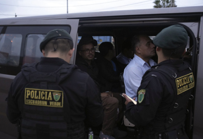 Kandidat za predsednika Perua preživeo napad vatrenim oružjem