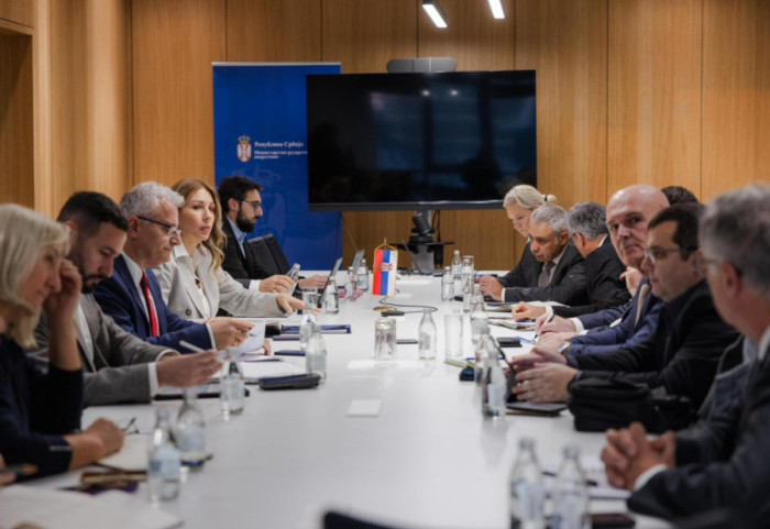 Đedović razgovarala sa naftnim kompanijama: "Nastavljamo sa preduzimanjem mera u obezbeđivanju snabdevanja tržišta"