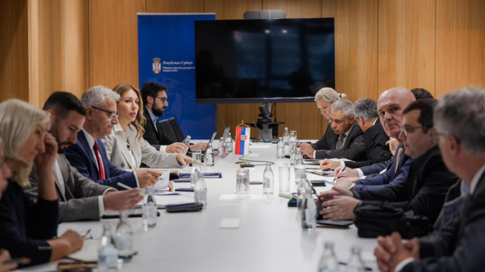 Đedović razgovarala sa naftnim kompanijama: "Nastavljamo sa preduzimanjem mera u obezbeđivanju snabdevanja tržišta"