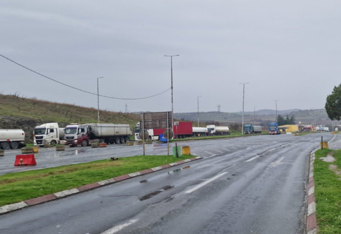 Newsmax Balkans na graničnom prelazu Evzoni: Prelazak moguć, ali situacija sa blokadama poljoprivrednika neizvesna