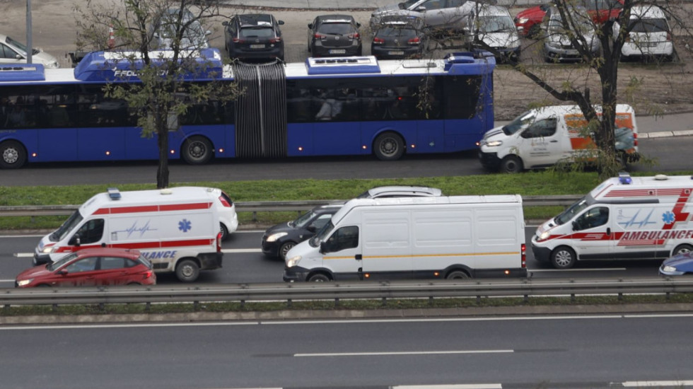 Lančani sudar u Novom Sadu: Autobus učestvovao u udesu, povređeno pet osoba