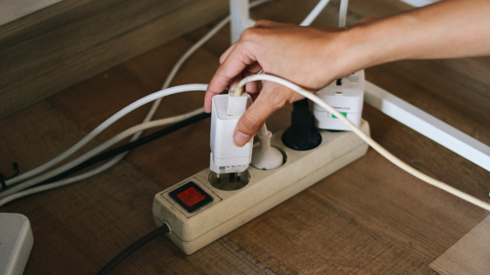 Kućni aparati koje nikada ne bi trebalo uključivati u produžni kabl