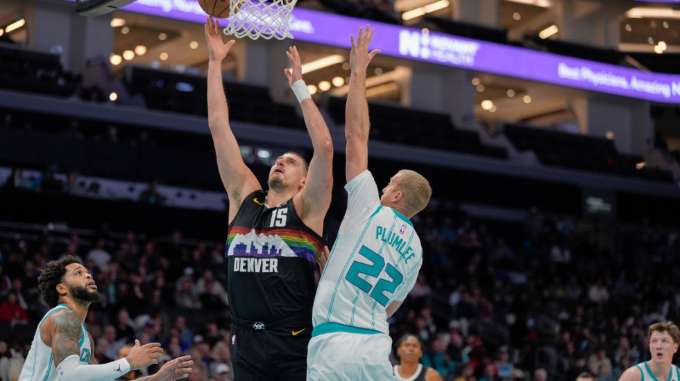 Novi rekord Jokića, pretekao Džordana: Pobeda Denvera nad Šarlotom