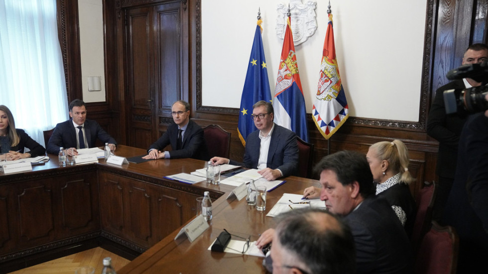 Predsednik Srbije Aleksandar Vučić sastao se sa timovima zaduženim za energetsku stabilnost