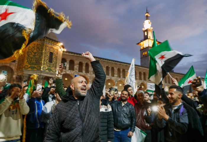 (FOTO) Sirijci na ulicama proslavili prvu godišnjicu pada režima Bašara al Asada