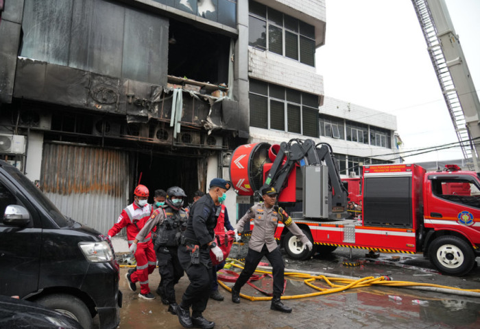 (FOTO) Požar u zgradi u Džakarti: Najmanje 20 žrtava, traga se za preživelima