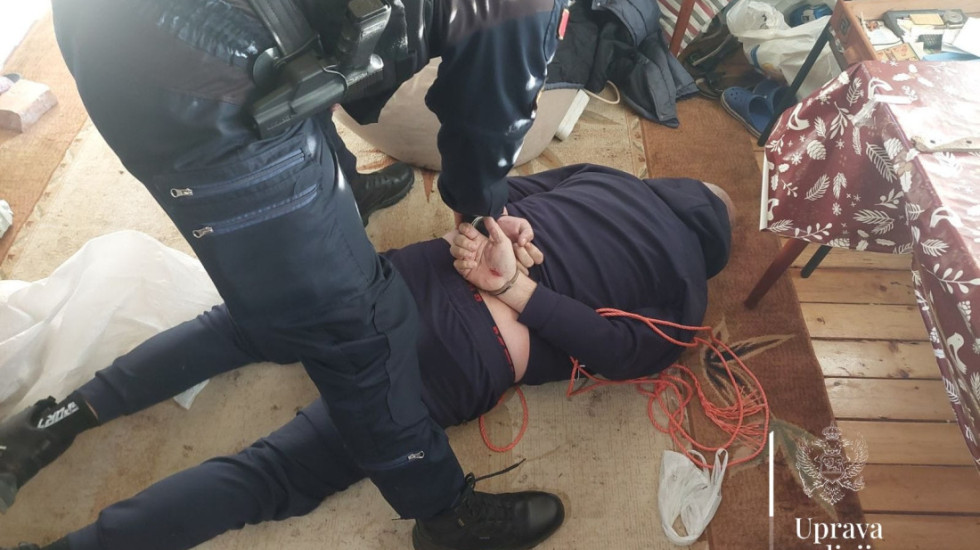 Pronađena tela žene i muškarca u stanu u Nikšiću, policija u Baru uhapsila osumnjičenog za dvostruko ubistvo