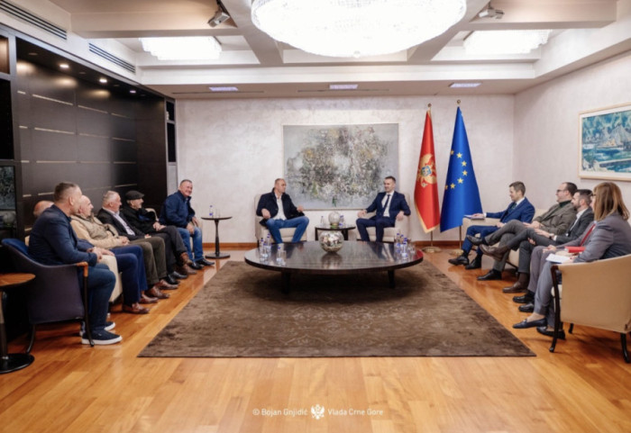 Vlada Crne Gore usvojila garancije o postrojenju u Botunu, Spajić se sastao s meštanima