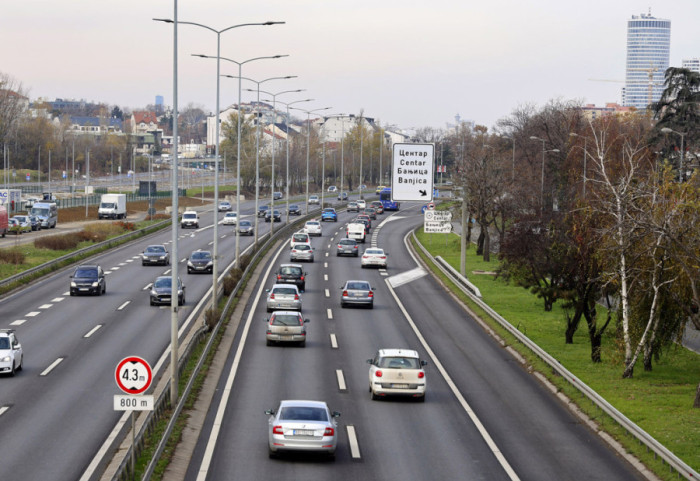 AMSS: Povoljni uslovi za vožnju, trenutno bez čekanja na granicama i naplatnim rampama