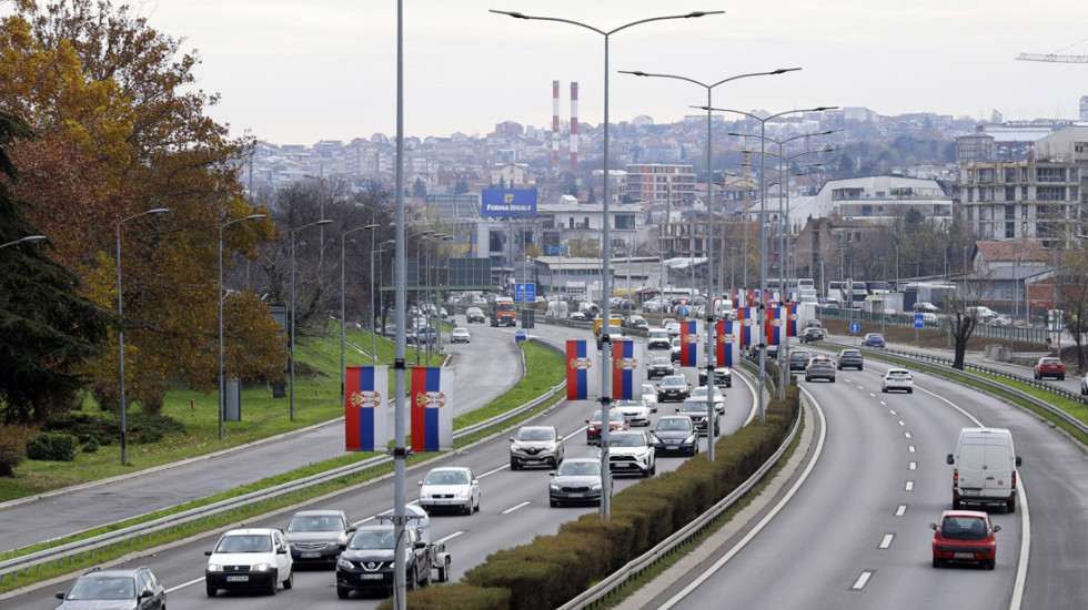 AMSS: Teretnjaci na izlazu iz Srbije čekaju i do 12 sati, oprezno vozite zbog magle