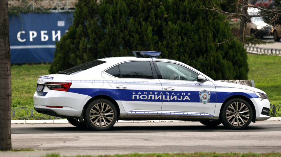 Telo muškarca (42) pronađeno u kući u Surčinu