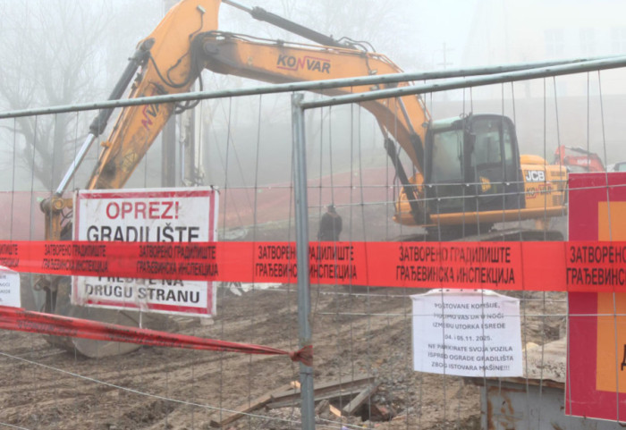 Pukotine na zidovima zgrade u Preševskoj ulici zbog radova, stanari zabrinuti da će ostati bez domova