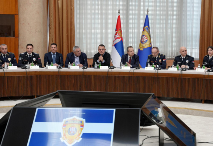Vasiljević: Nakon pada nadstrešnice bilo je 27.327 neprijavljenih skupova, angažovana 302.554 policajca da ih obezbeđuju