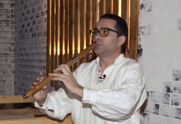 "Ako izgubimo identitet, izgubićemo i postojanje": Mladi frulaš iz Šilova na KiM čuva tradiciju srpskog juga