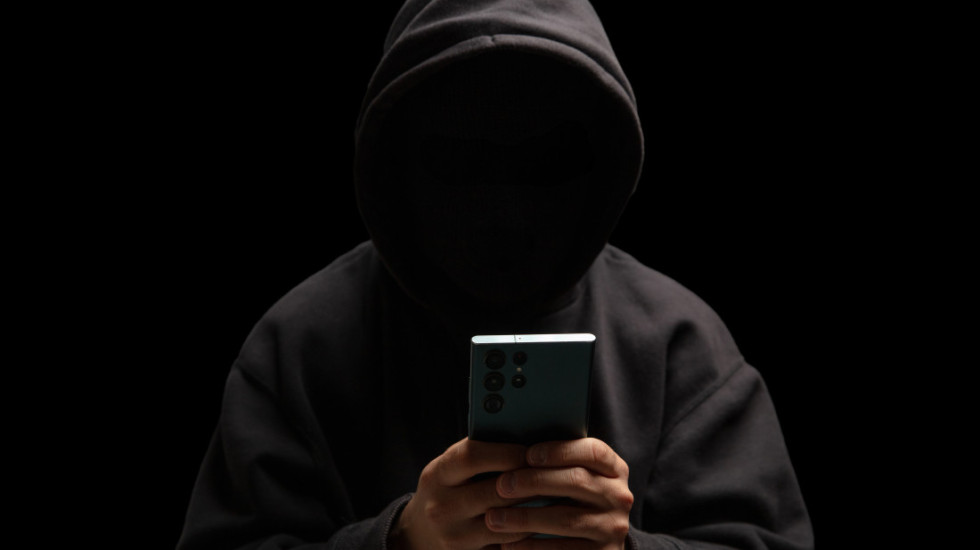 MUP upozorava na prevarante koji se predstavljaju kao lekari: Govore građanima da su im bližnji povređeni i traže novac