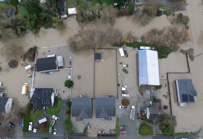 (FOTO) Vašington procenjuje štetu od poplava: Objavljeno upozorenje na novu oluju