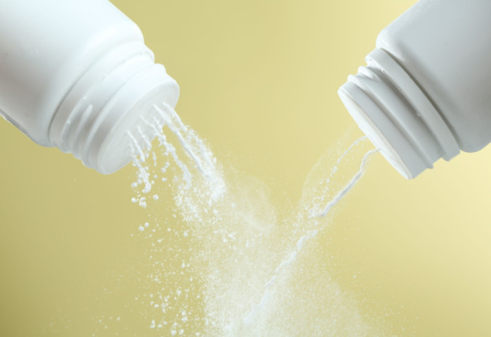 Kompaniji "Džonson i Džonson" mora da isplati 40 miliona dolara ženama koje tvrde da je talk kriv za rak