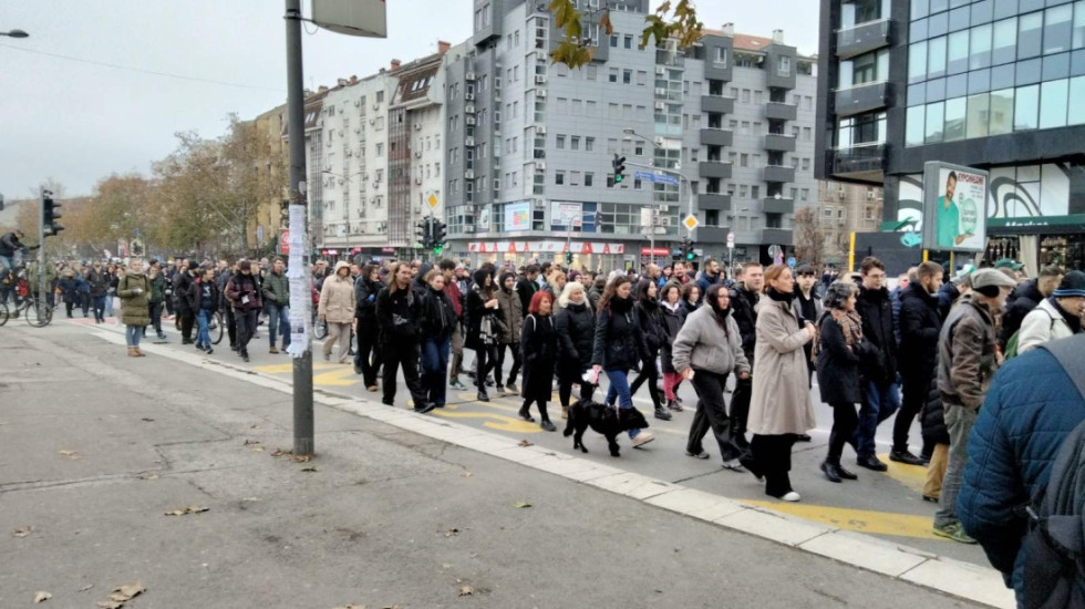 Studenti u protestnoj šetnji u Novom Sadu i Bačkoj Palanci: "Odgovornost je put pravde"