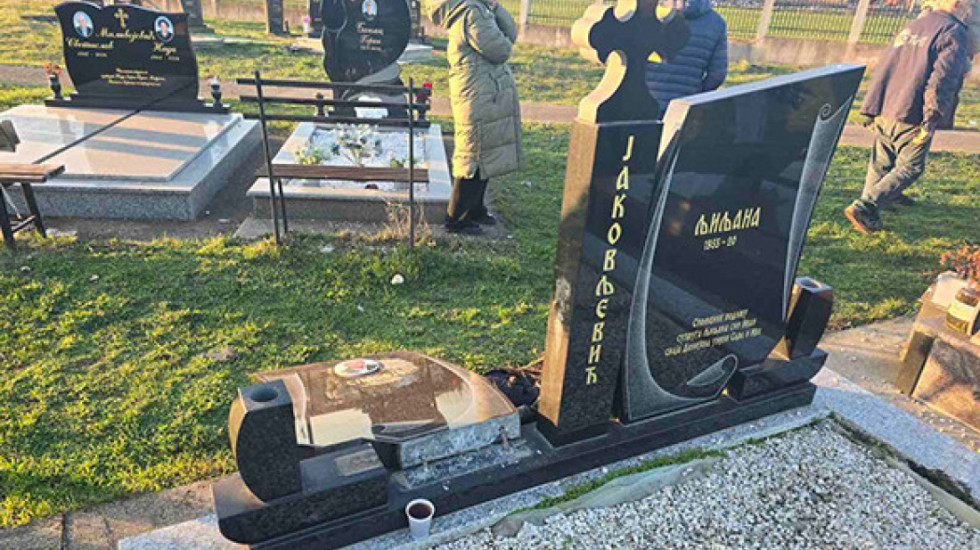 Porušena i oskrnavljena dva spomenika na pravoslavnom groblju kod Obilića: "Srbi su uznemireni"