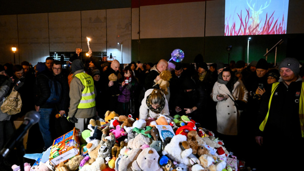 (FOTO) Protest u Budimpešti zbog zlostavljanja dece u državnom zavodu za maloletnike