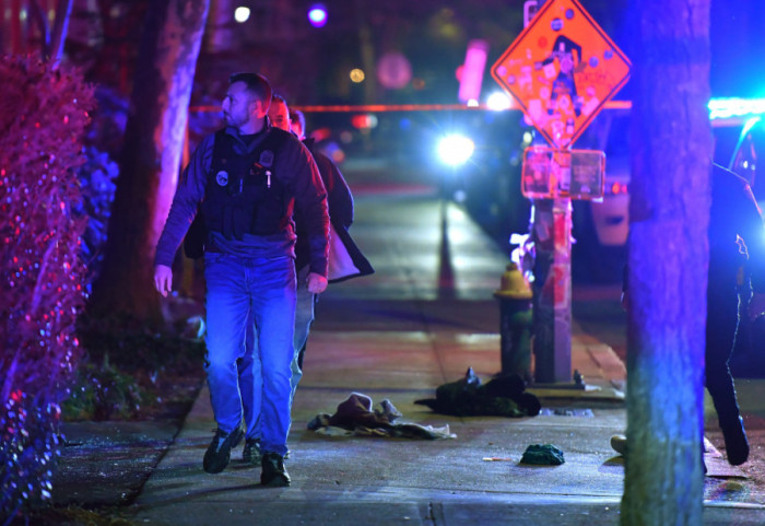 Osumnjičeni za pucnjavu na Univerzitetu Braun mrtav, sumnjiči se i za smrt profesora u Bruklinu