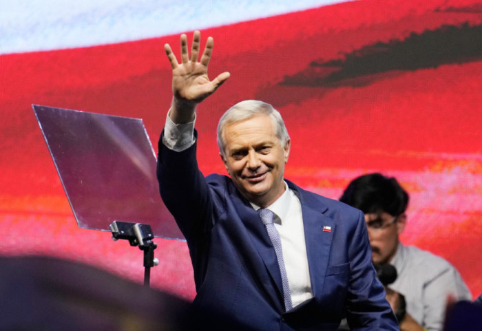 (FOTO) Desničar Hose Antonio Kast (59) pobedio na predsedničkim izborima u Čileu