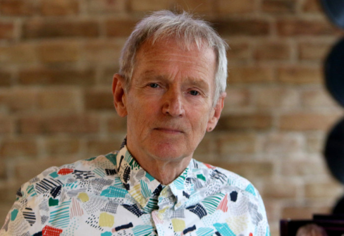 Kantautor Srđan Marjanović gost Sinteze u 21 sat