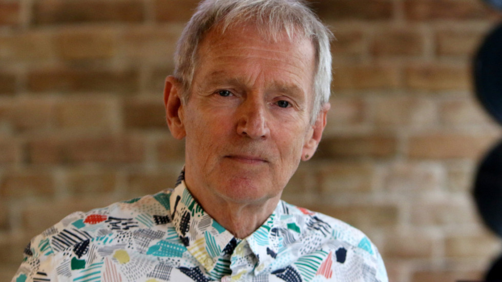 Kantautor Srđan Marjanović gost Sinteze u 21 sat