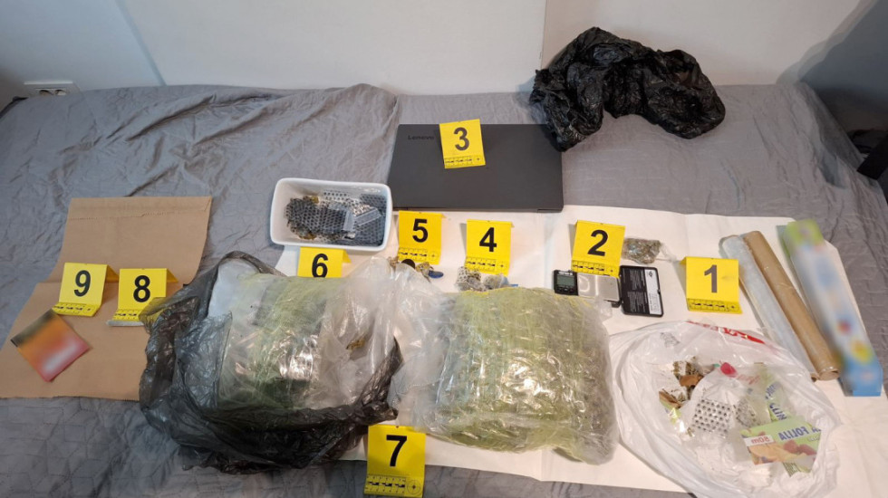 Uhapšena dvojica muškaraca u Beogradu, u stanovima pronađeno tri kilograma marihuane