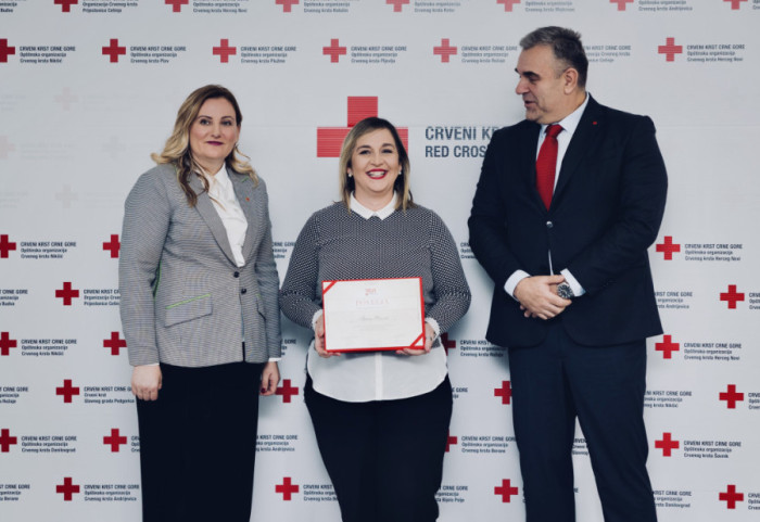 Novinarka Newsmax Balkans dobitnica priznanja Crvenog krsta Crne Gore: "Humanost u novinarstvu nije zaboravljena"