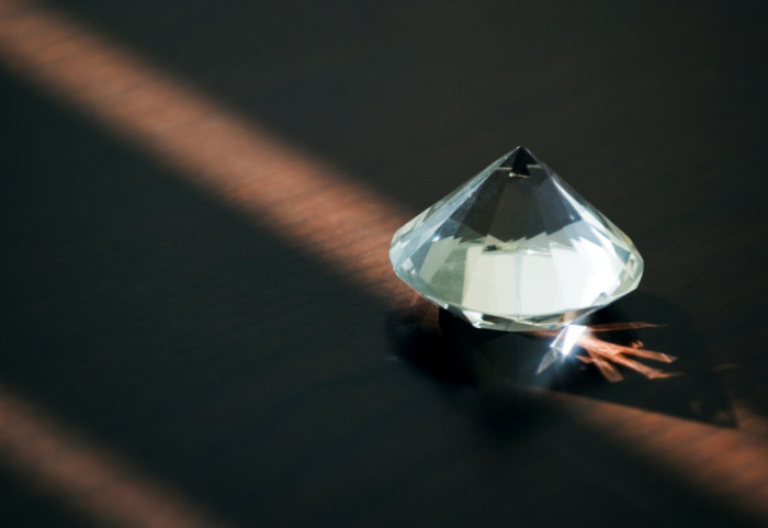 Dvojica prijatelja na zakupljenoj parceli u Indiji pronašla dijamant vredan 55.000 dolara